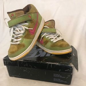 Nike dunk 3 bears mids